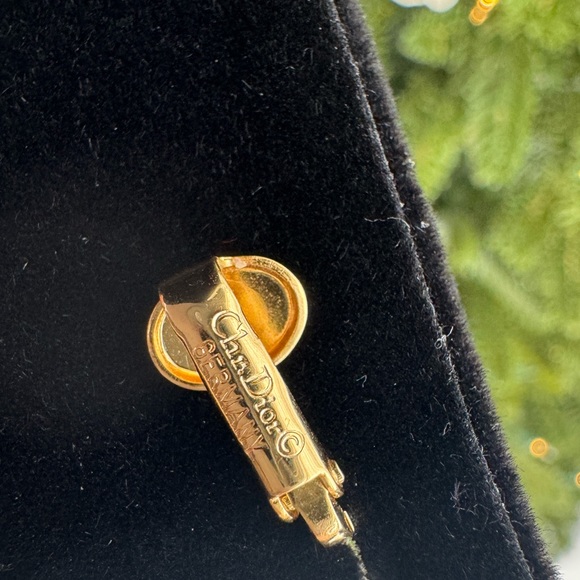 Christian Dior 18K Gold Plated enamel crystals vintage clip on earrings - Picture 4 of 16